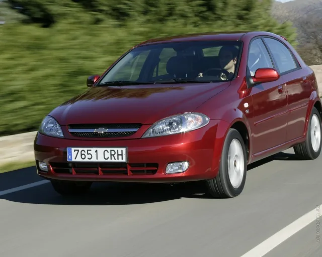 Chevrolet Lacetti 5-door hatchback — 25