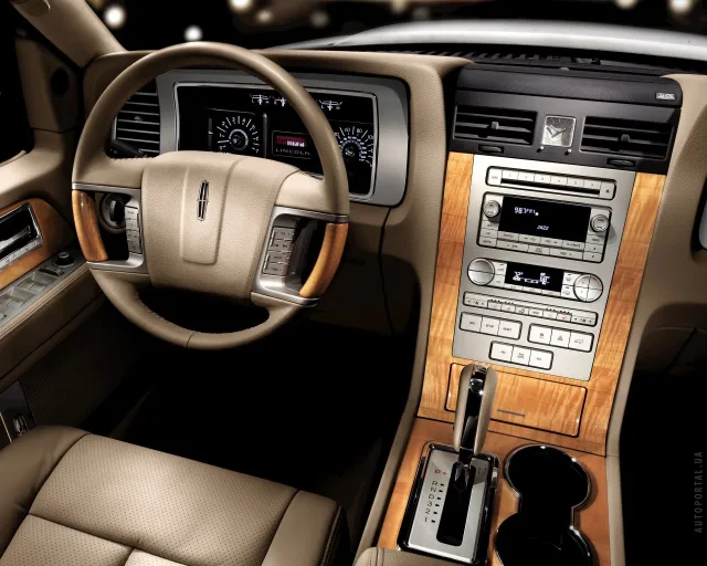 Lincoln Navigator 5.4 AT 4x4 — 2