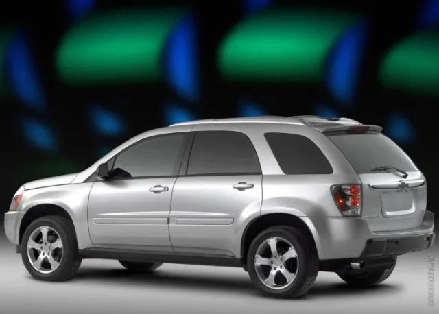 Chevrolet Equinox кросовер — 13