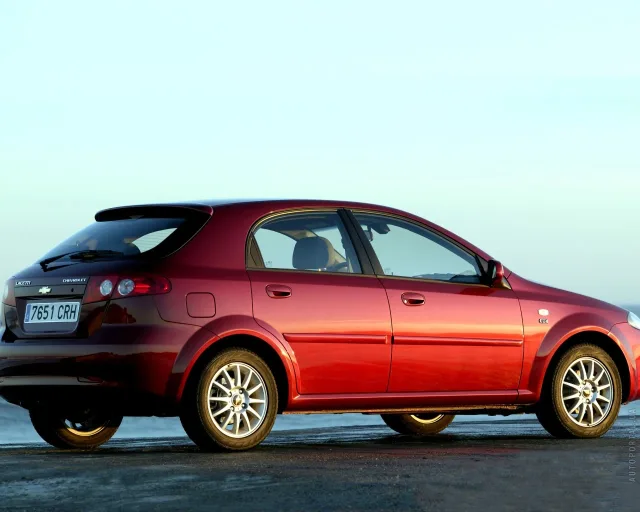 Chevrolet Lacetti 5-door hatchback — 24