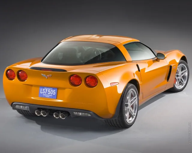 Chevrolet Corvette C6 спорткар — 19