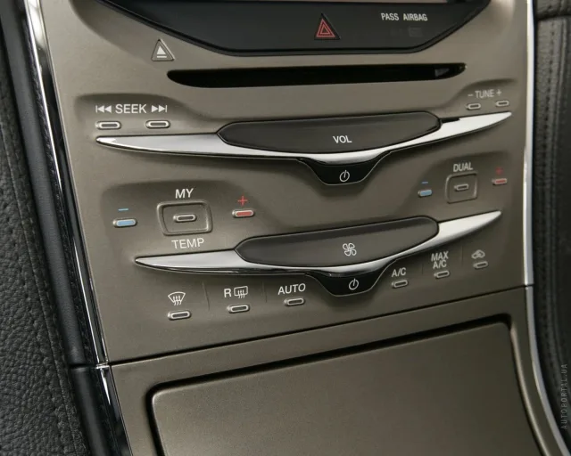 Lincoln MKX 3.7 AT — 21