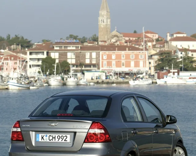 Chevrolet Aveo седан — 20
