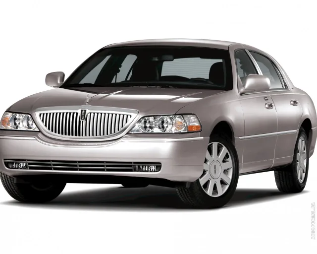 Lincoln Town Car (Линкольн Таун Кар) cедан — 8