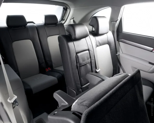 Chevrolet Captiva 2011 crossover — 9