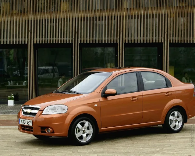 Chevrolet Aveo седан — 11