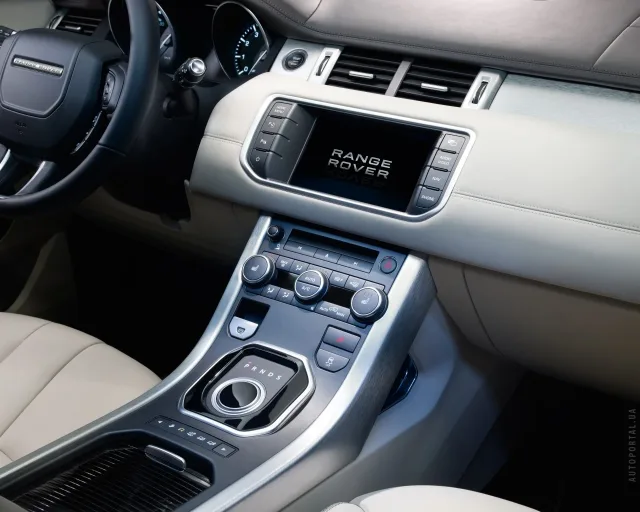 Land Rover Evoque 2011 тридверний кросовер — 5