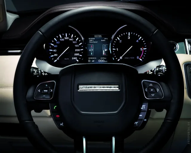 Land Rover Evoque 2011 тридверний кросовер — 8