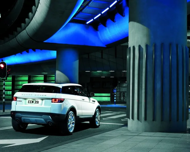 Land Rover Evoque 2011 тридверний кросовер — 15