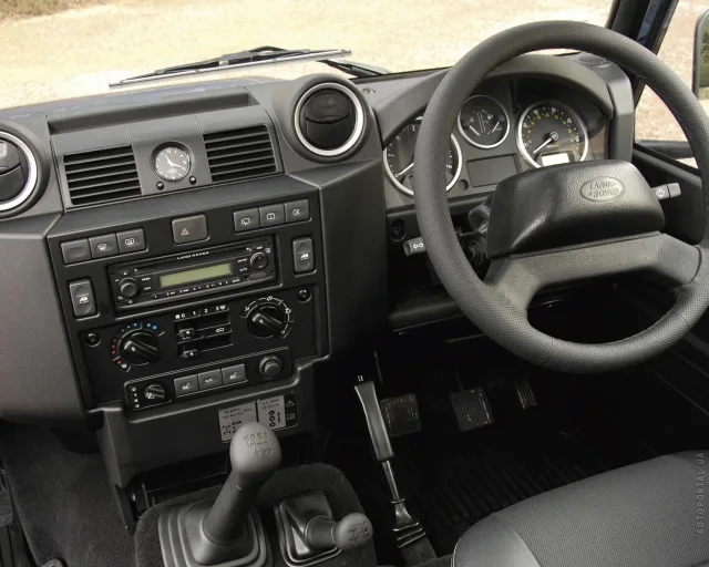 Land Rover Defender 110 2012 (Ленд Ровер Дефендер) внедорожник — 4