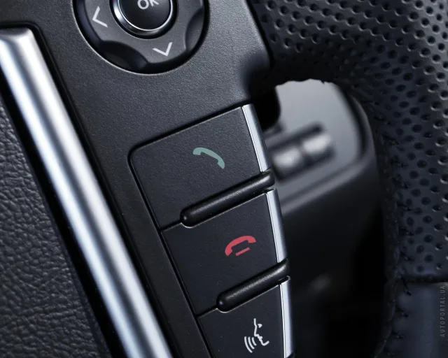 Land Rover Discovery 4 SUV — 9