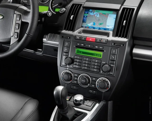 Land Rover Freelander 2 2.2D MT E — 8