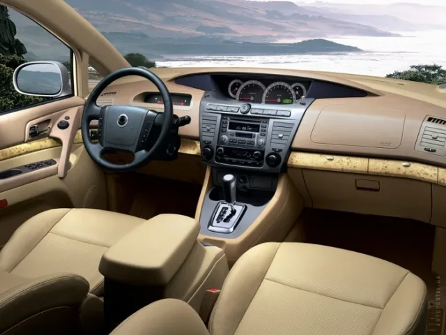 SsangYong Rodius мінівен — 3