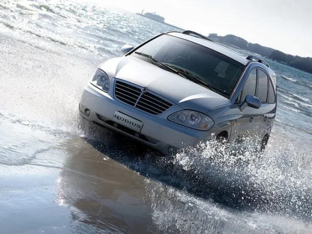 SsangYong Rodius мінівен — 11