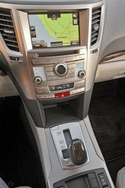 Subaru Legacy 2.5 FB MT base — 3
