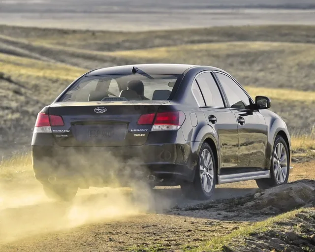 Subaru Legacy 2.5 FB MT base — 19