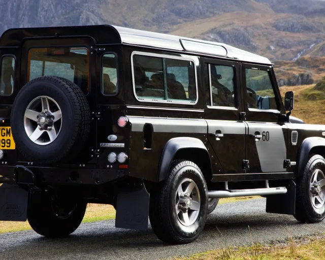 Land Rover Defender 110 2012 (Ленд Ровер Дефендер) внедорожник — 14