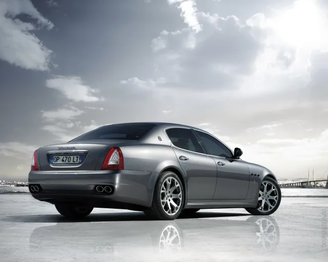 Maserati Quattroporte 2008 sedan — 17