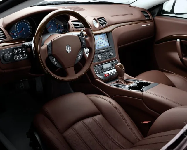 Maserati GranTurismo 4.2 AT — 4