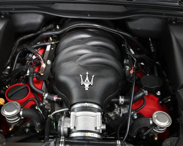 Maserati GranTurismo 4.2 AT — 7
