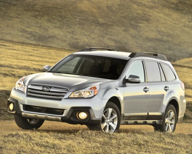 Subaru Outback 2013 універсал — 11