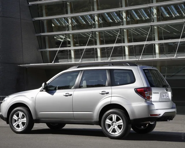 Subaru Forester 2.5 MT VR — 18