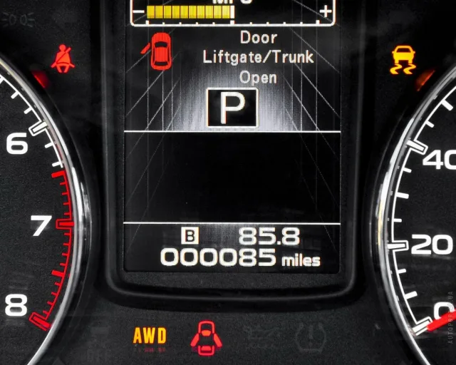Subaru Legacy 2.5 FB MT base — 2