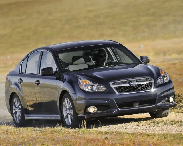 Subaru Legacy 2.5 FB MT base — 18