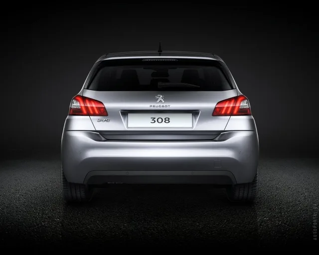 Peugeot 308 2013 5-дверний хетчбек — 8