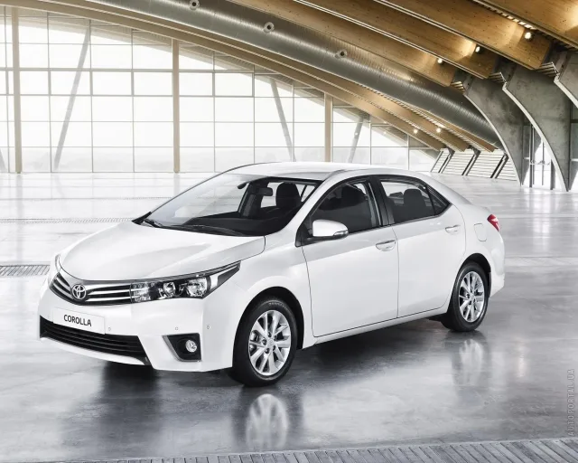 Toyota Corolla 2013 седан — 11