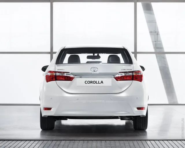 Toyota Corolla 2013 седан — 19
