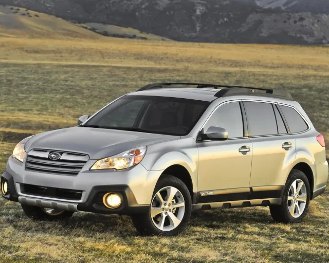 Subaru Outback 2013 універсал — 18