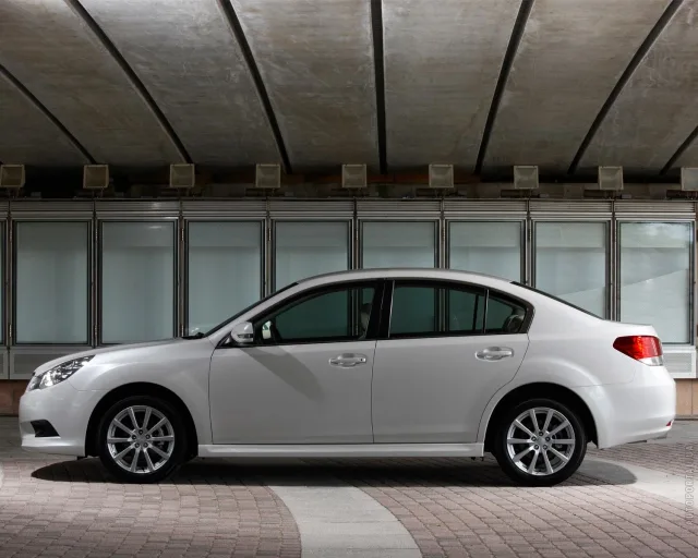 Subaru Legacy 2009 седан — 12