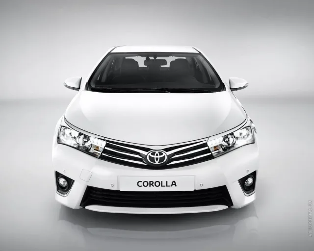 Toyota Corolla 2013 седан — 10