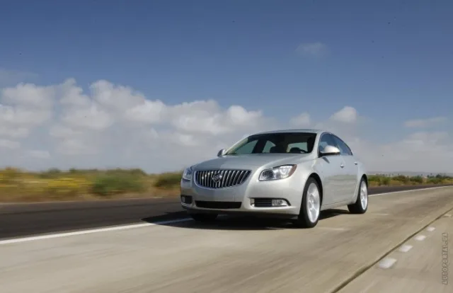 Buick Regal седан — 10
