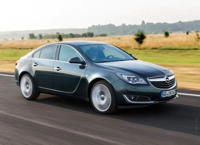 Opel Insignia 2014 седан — 8