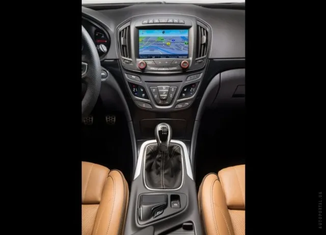 Opel Insignia 2014 седан — 3