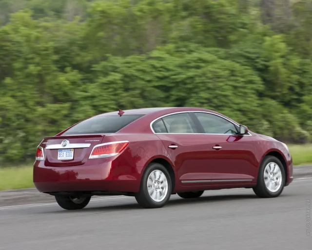 Buick LaCrosse седан — 21