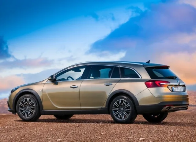 Opel Insignia Country Tourer station wagon — 3