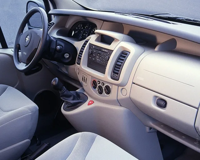 Opel Vivaro (Опель Виваро) минивэн — 4