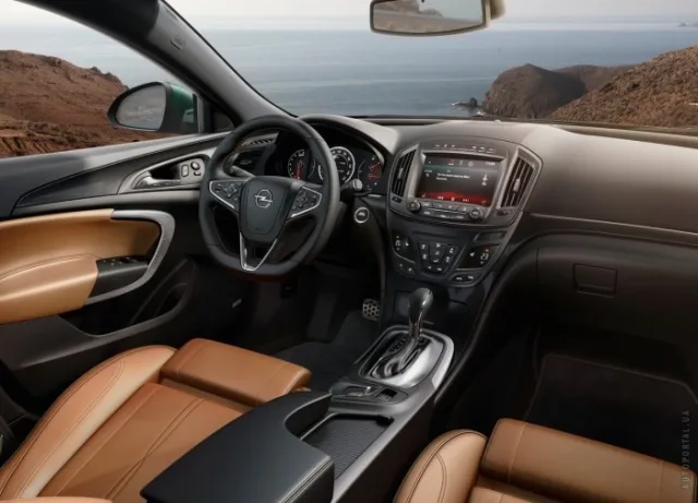 Opel Insignia 2014 седан — 2