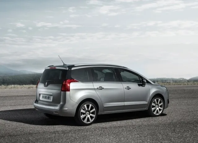Peugeot 5008 2014 minivan — 9