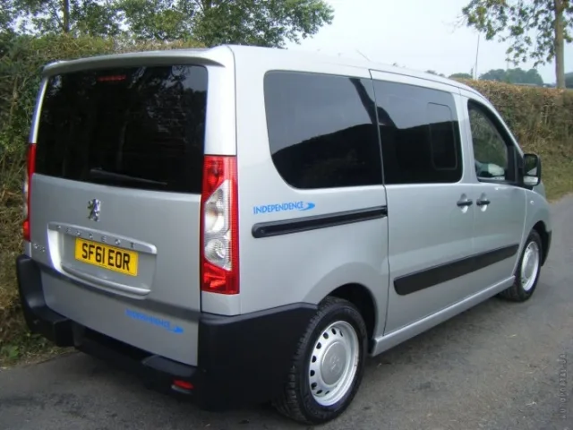 Peugeot Expert Tepee мінівен — 14