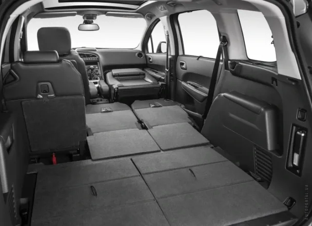 Peugeot 5008 2014 minivan — 3