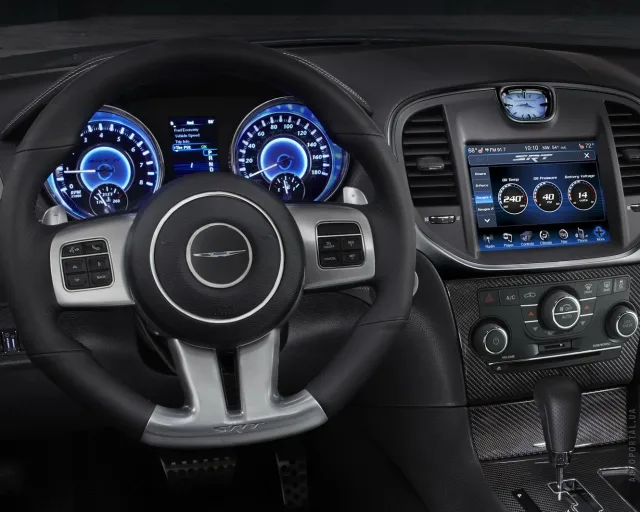 Chrysler 300C 2012 (Крайслер 300С) седан — 3