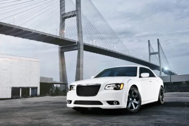 Chrysler 300C 2012 (Крайслер 300С) седан — 11