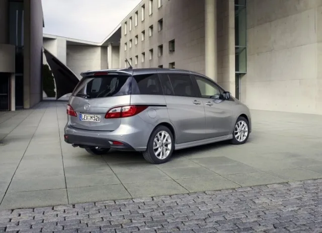 Mazda 5 2013 minivan — 9