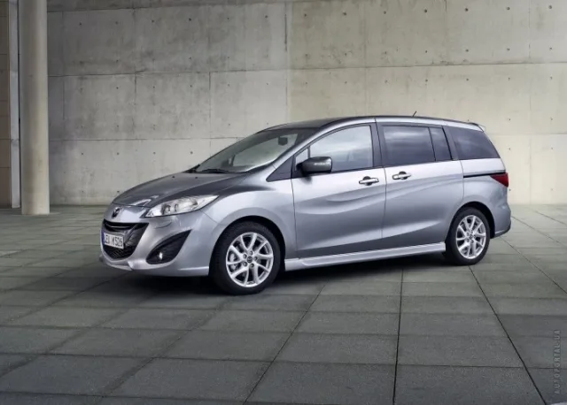 Mazda 5 2013 minivan — 8