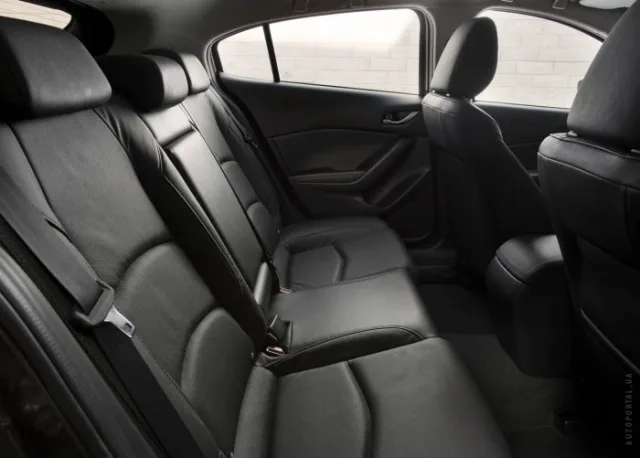 Mazda 3 2014 хетчбек — 8