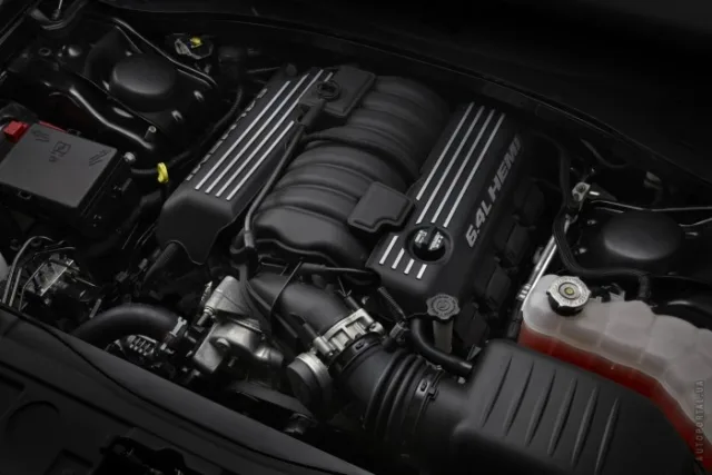 Chrysler 300C 2012 (Крайслер 300С) седан — 4